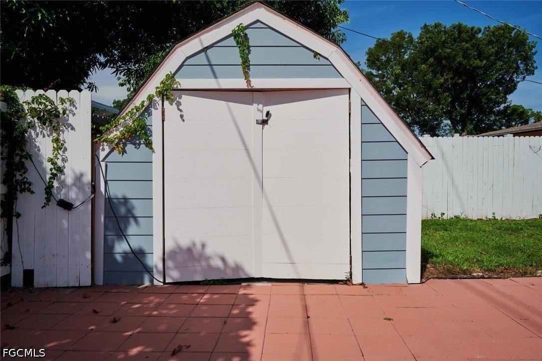 2212 Crystal DR