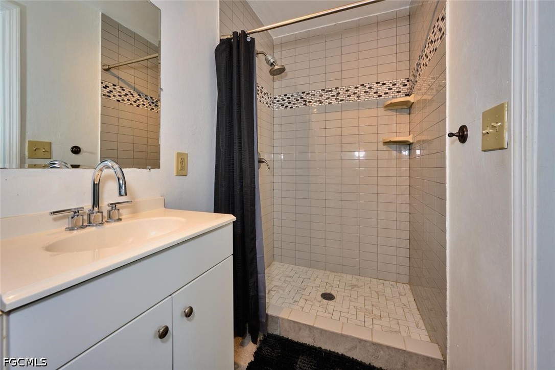 2212 Crystal DR