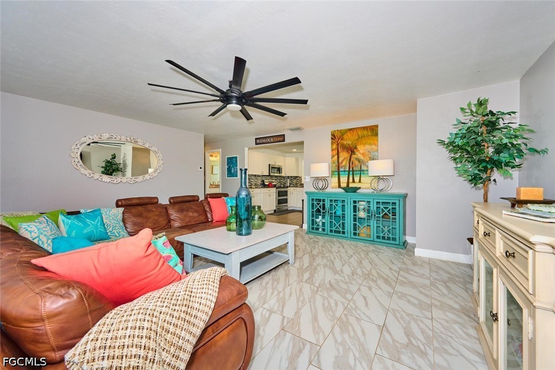 2212 Crystal DR