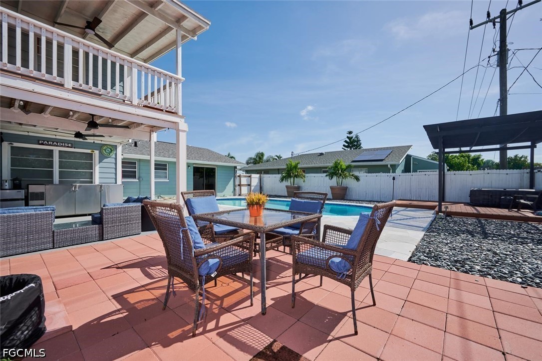 2212 Crystal DR