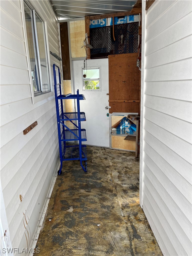 203 Cobblestone LN
