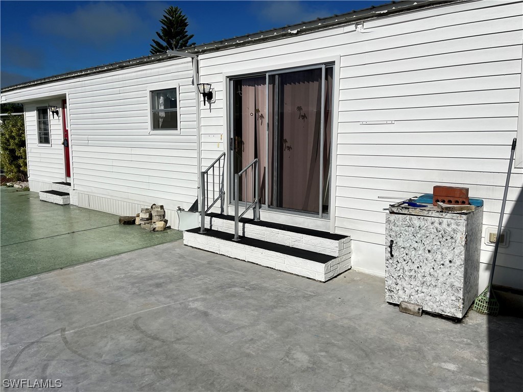 203 Cobblestone LN