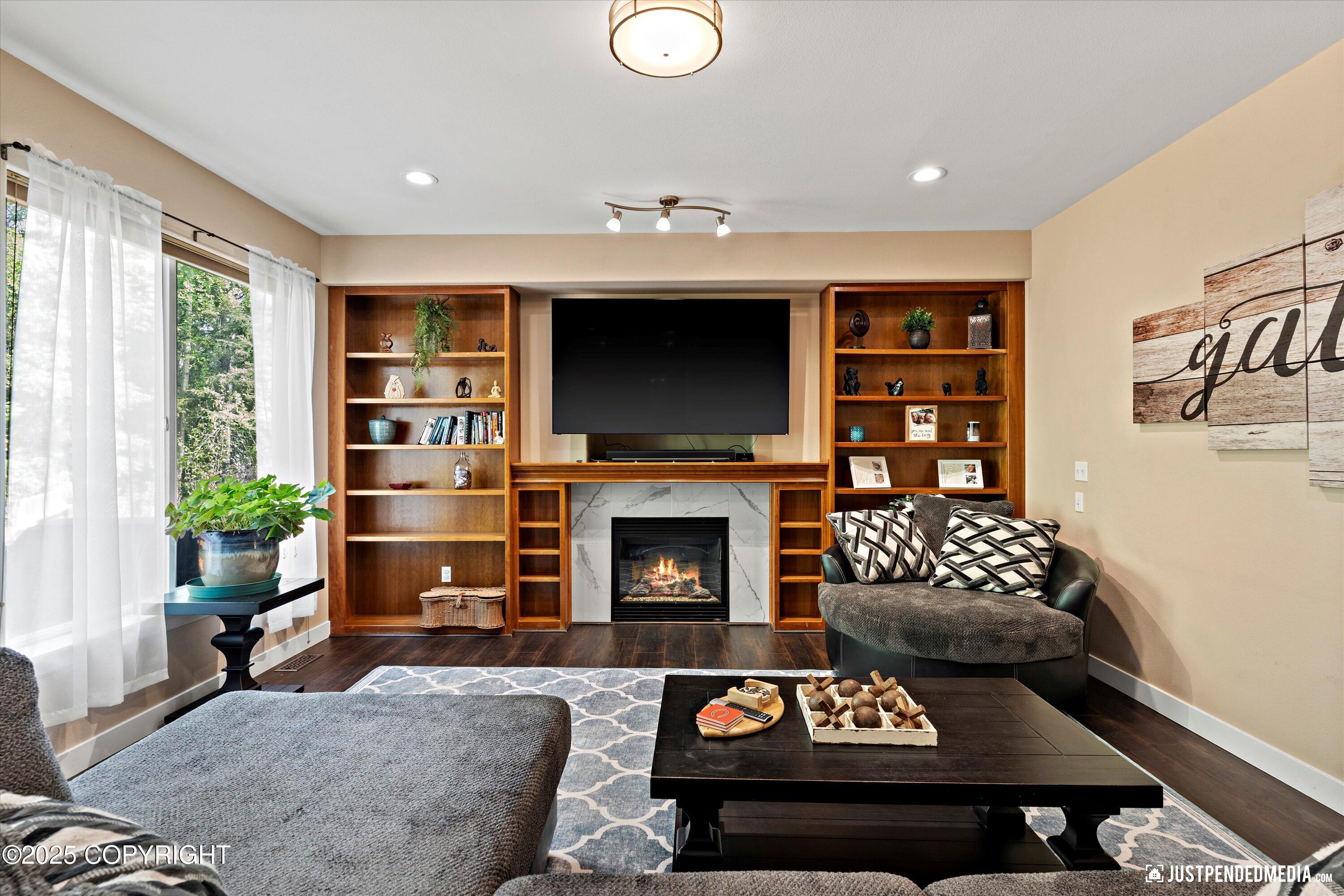 8900 Valley Brook Circle