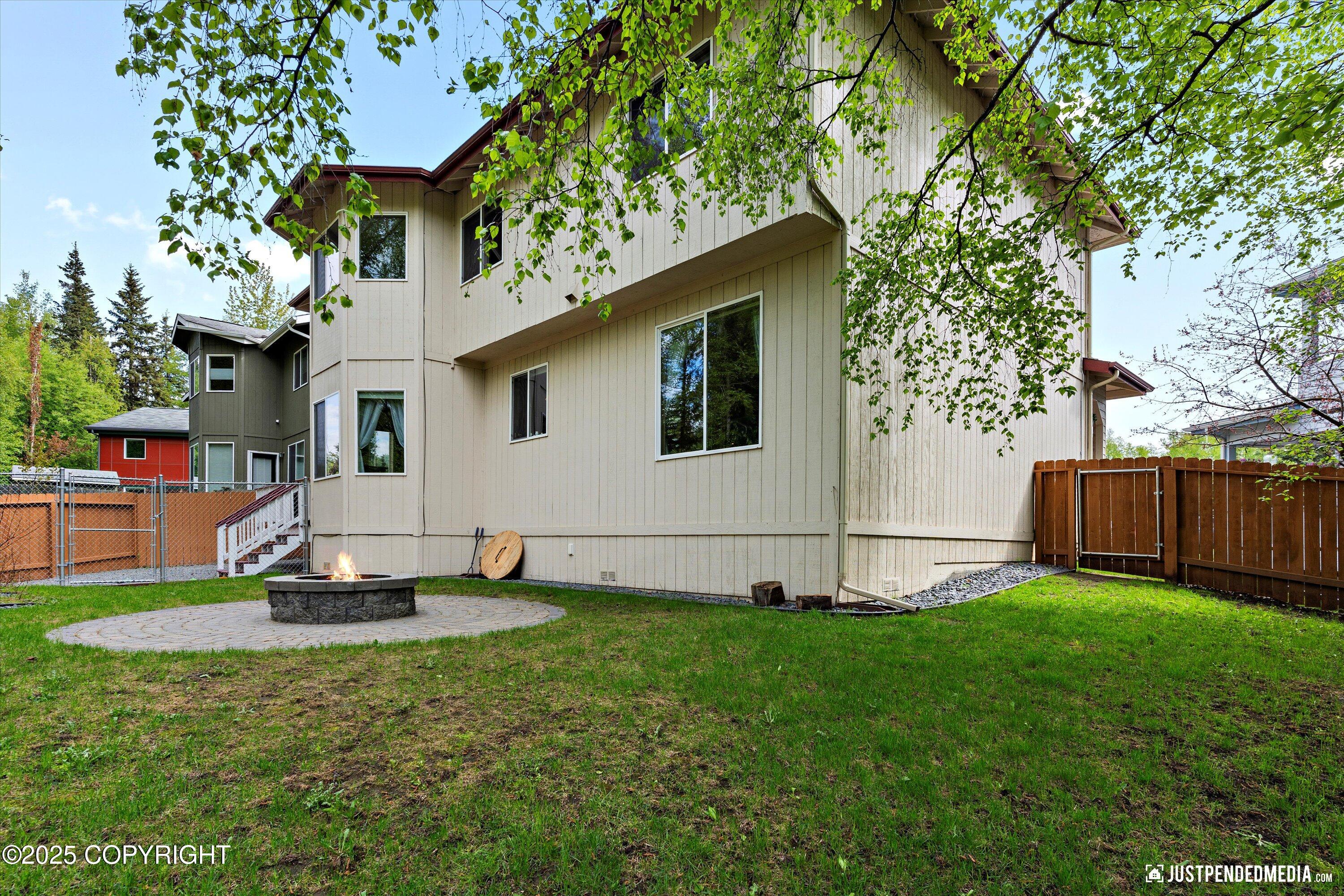 8900 Valley Brook Circle