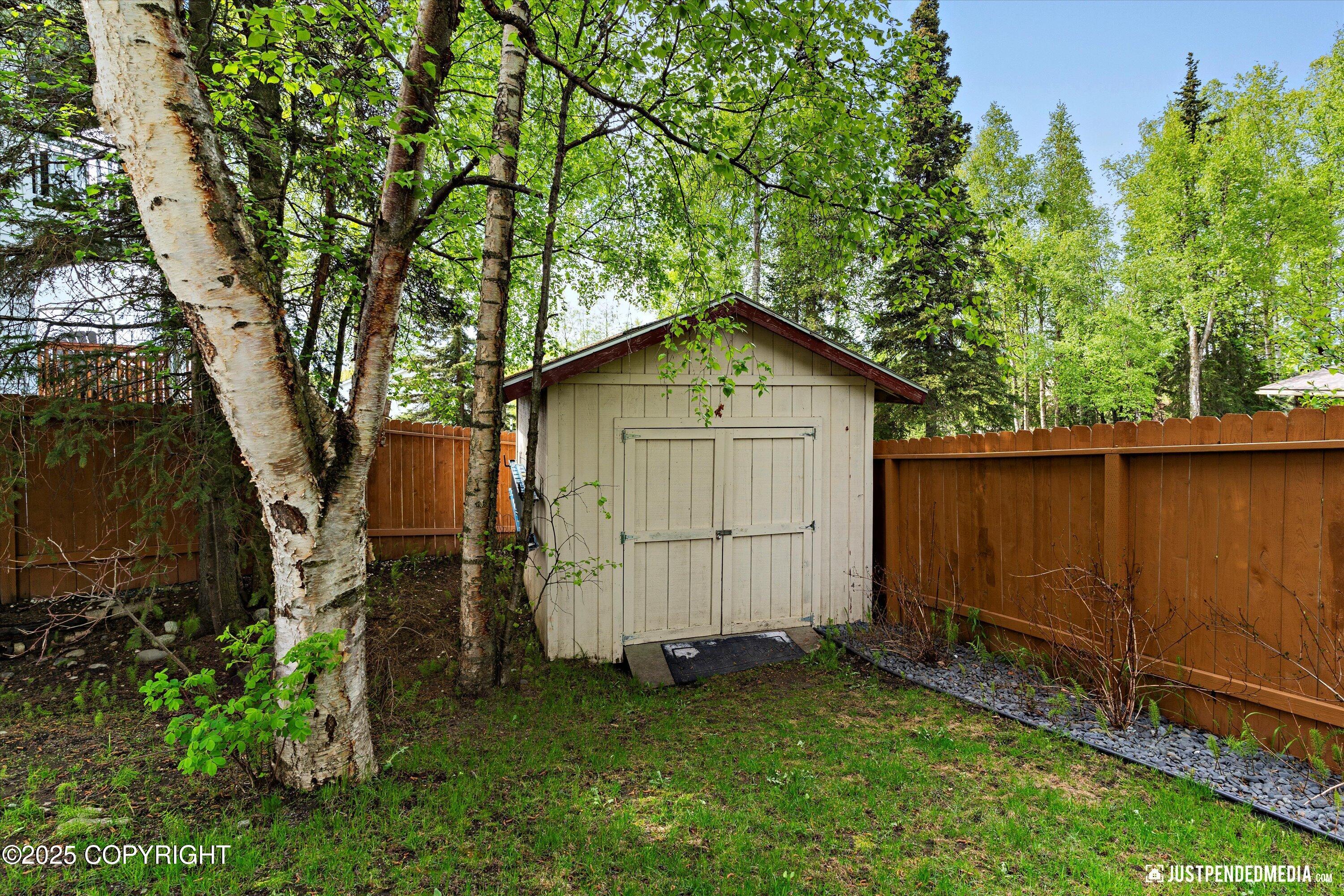 8900 Valley Brook Circle