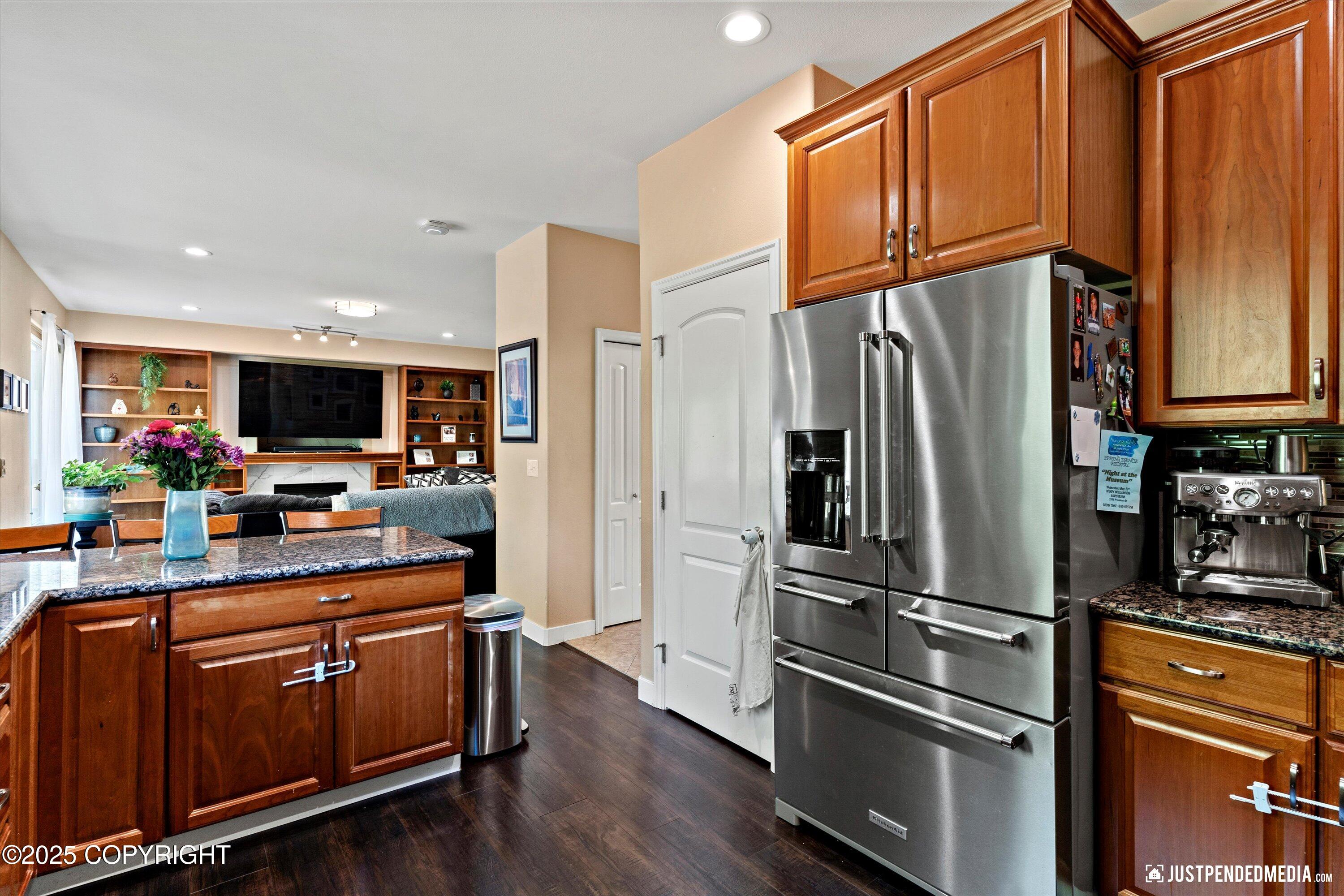 8900 Valley Brook Circle