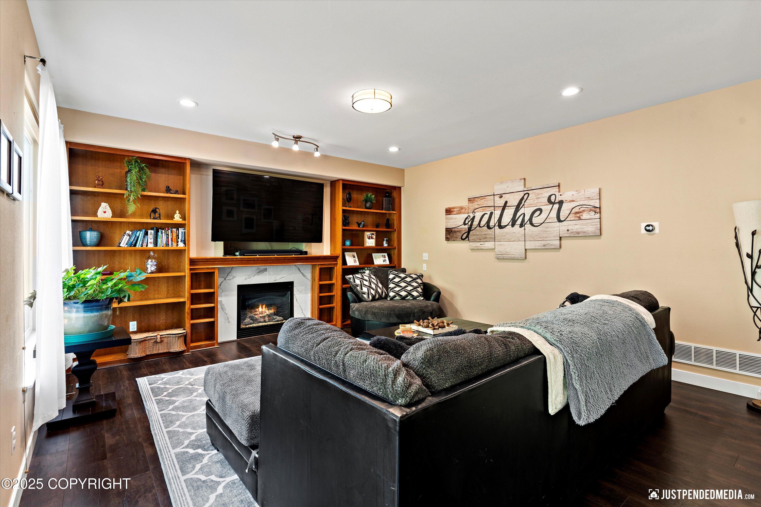 8900 Valley Brook Circle