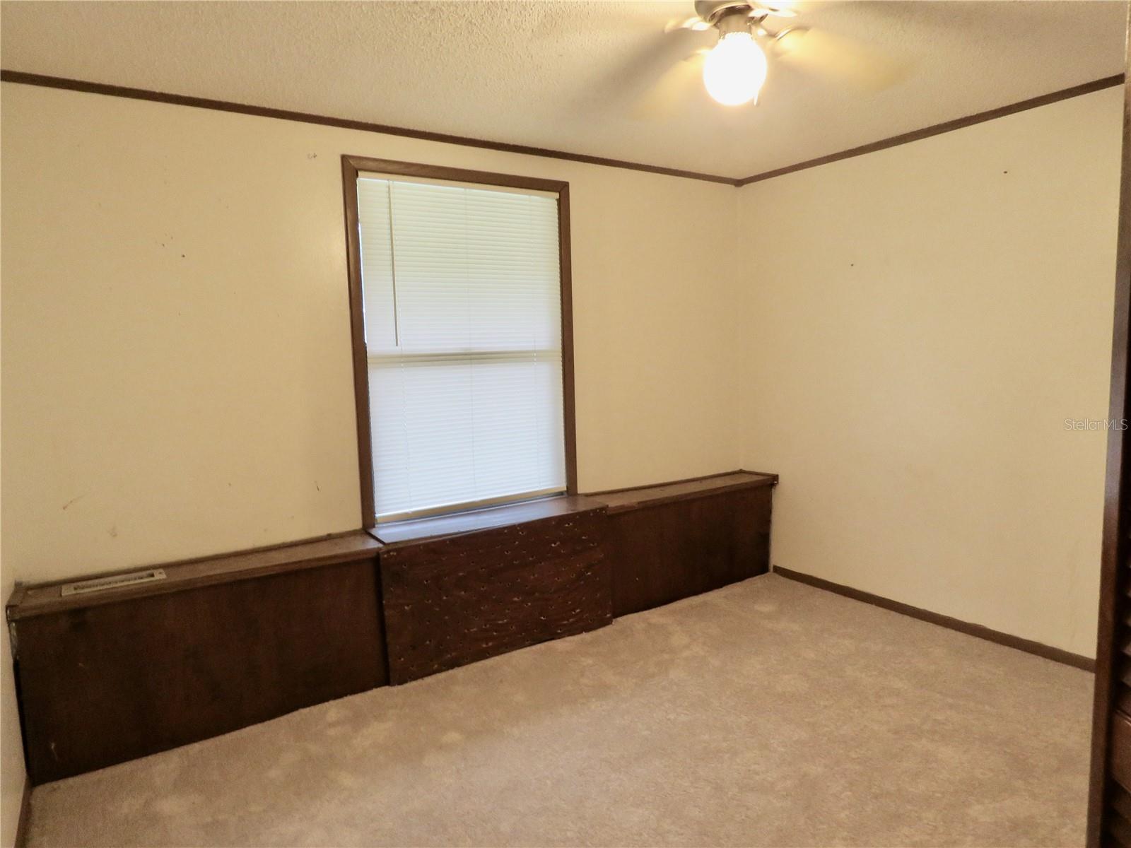 323 RUBY AVE