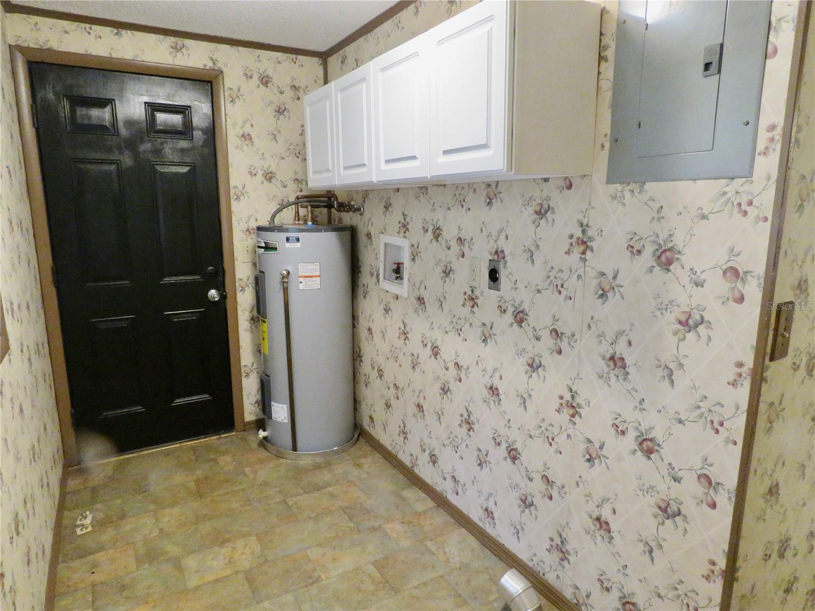 323 RUBY AVE