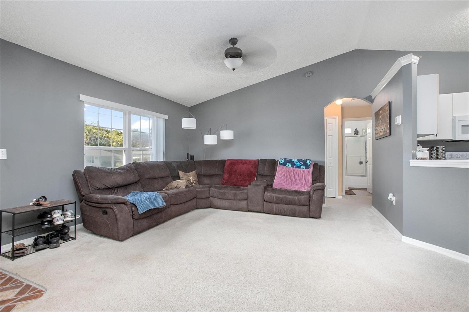 433 LANCASTER AVE