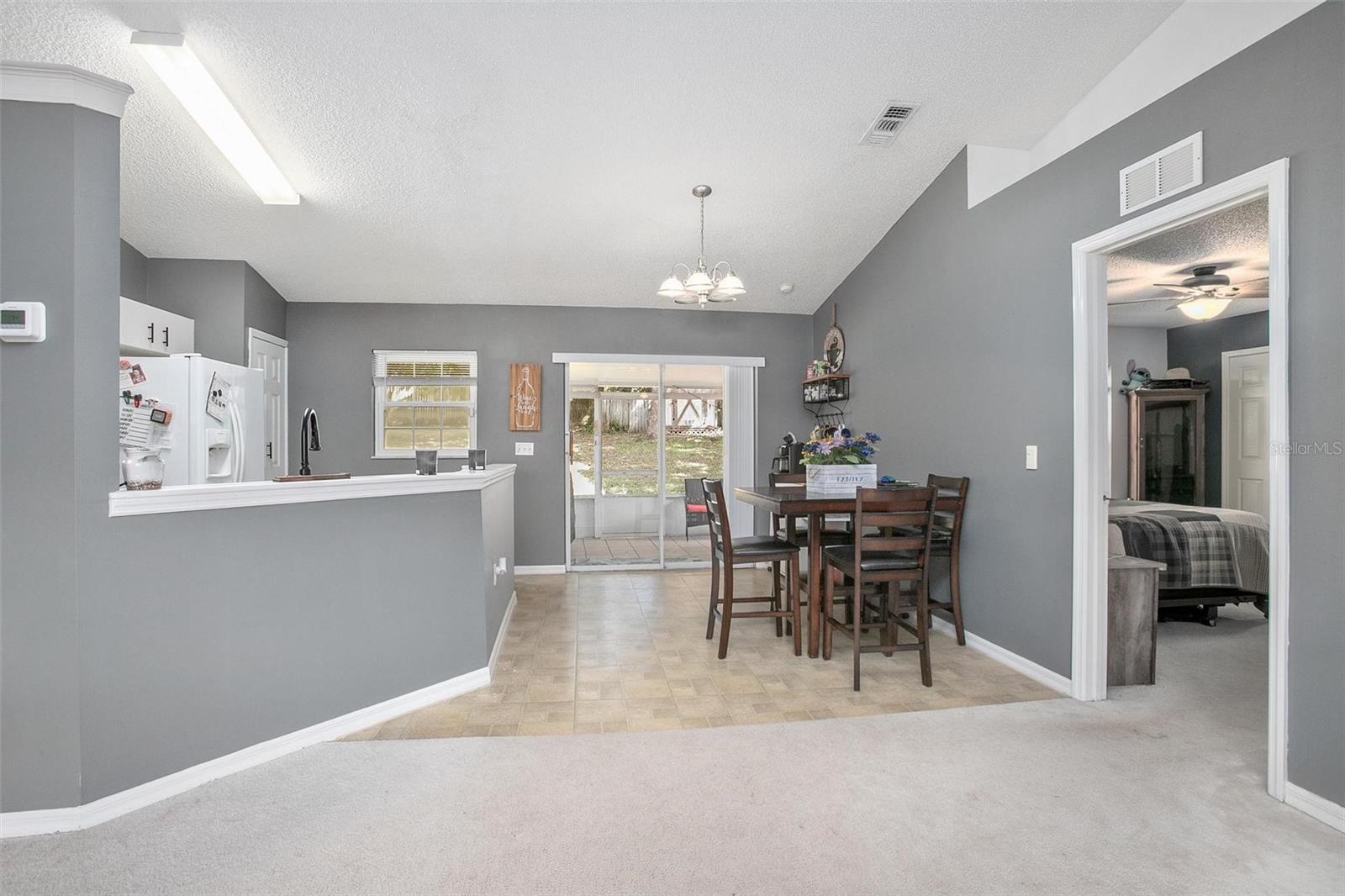 433 LANCASTER AVE