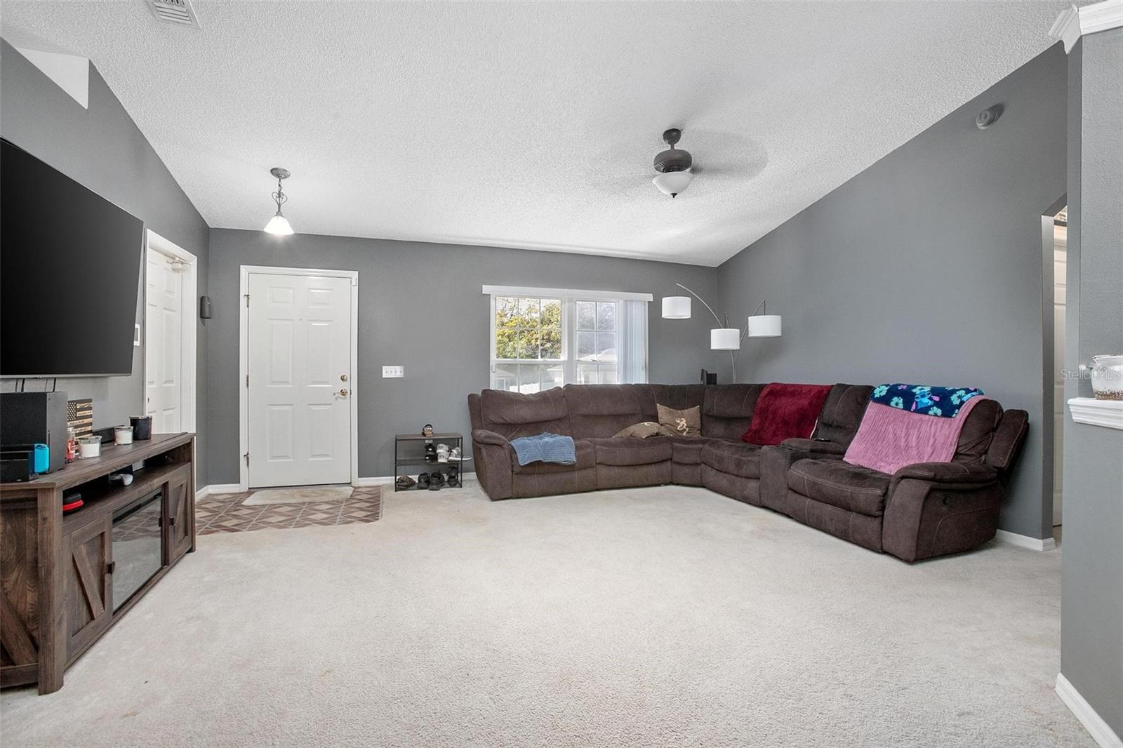 433 LANCASTER AVE