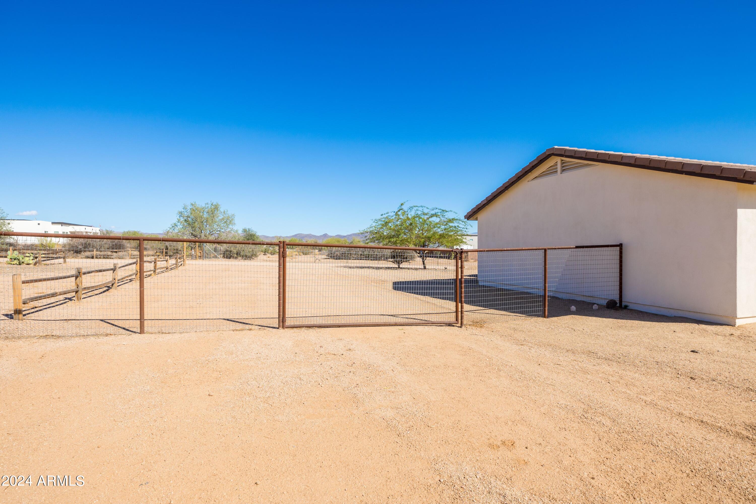 16733 E Duane Lane