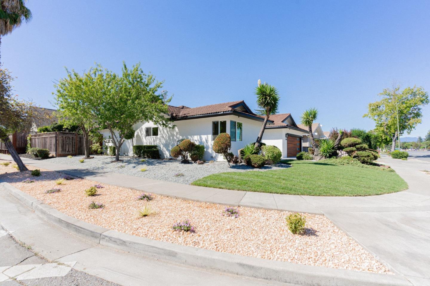 1248 Hillsdale AVE