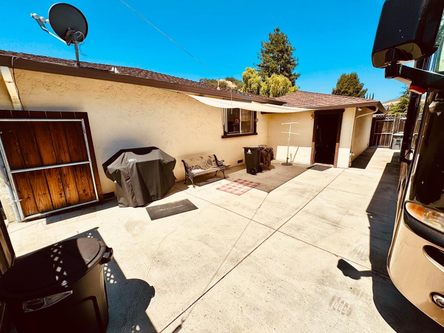 820 Encino DR