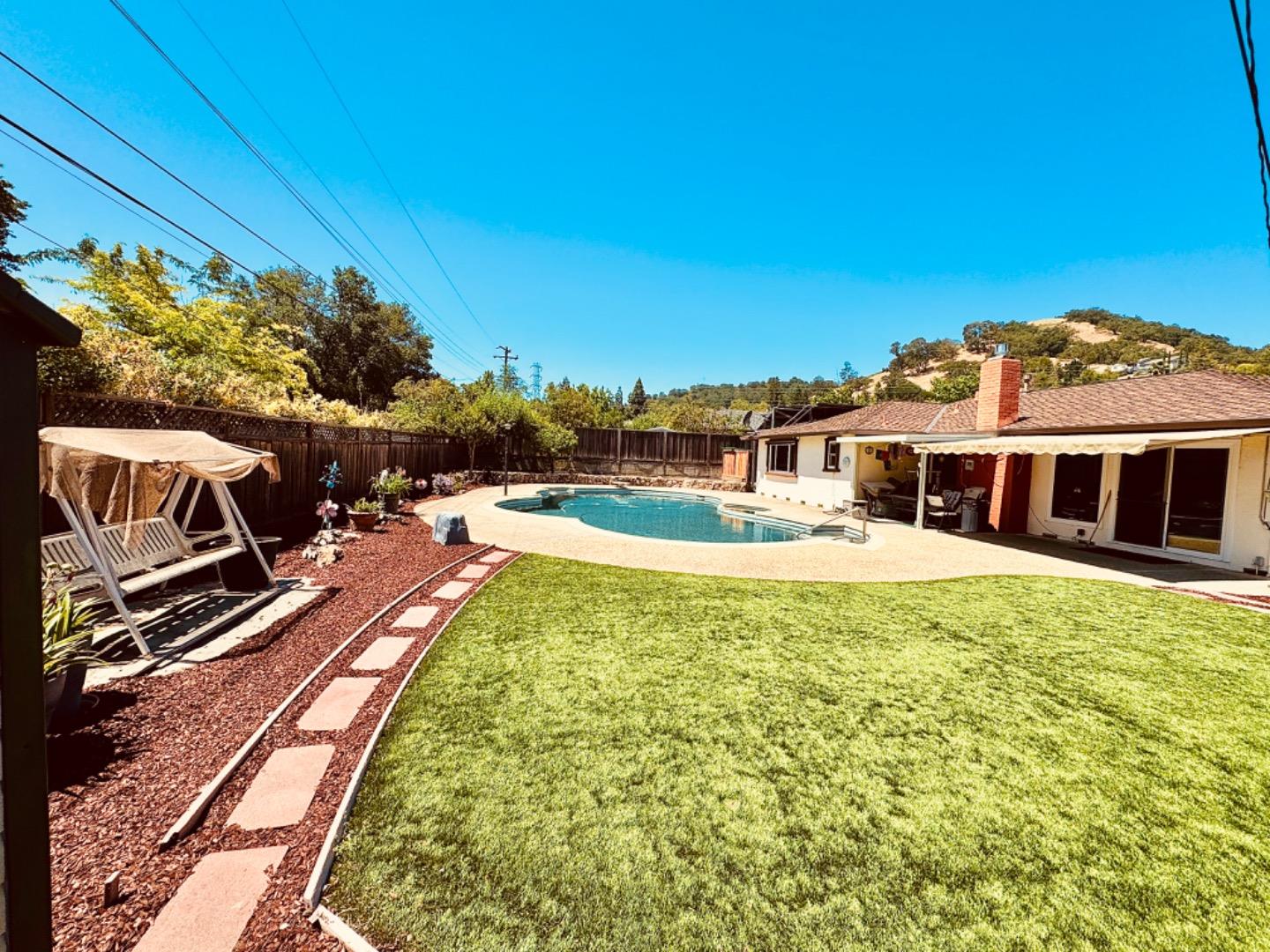820 Encino DR