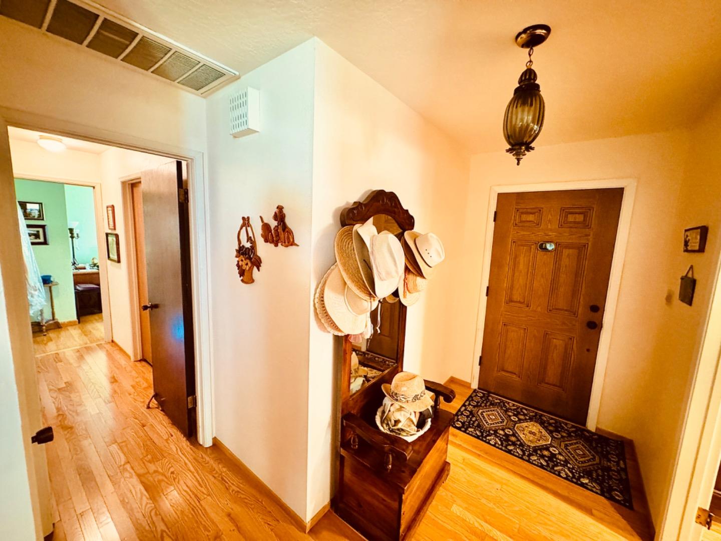 820 Encino DR