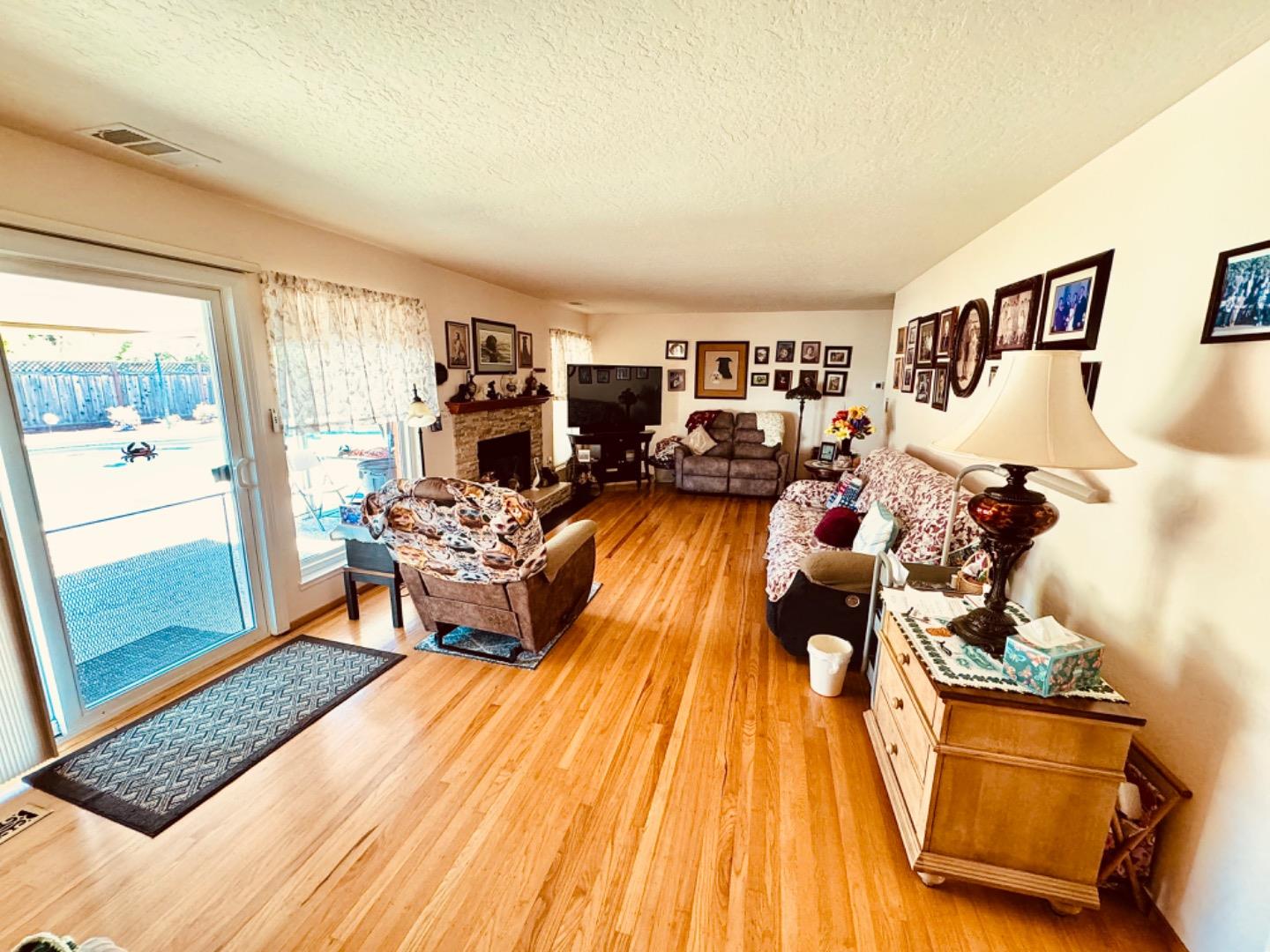 820 Encino DR
