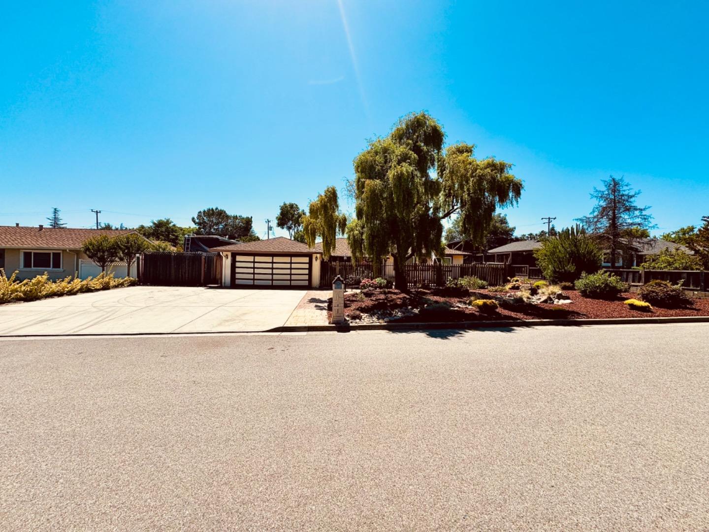 820 Encino DR