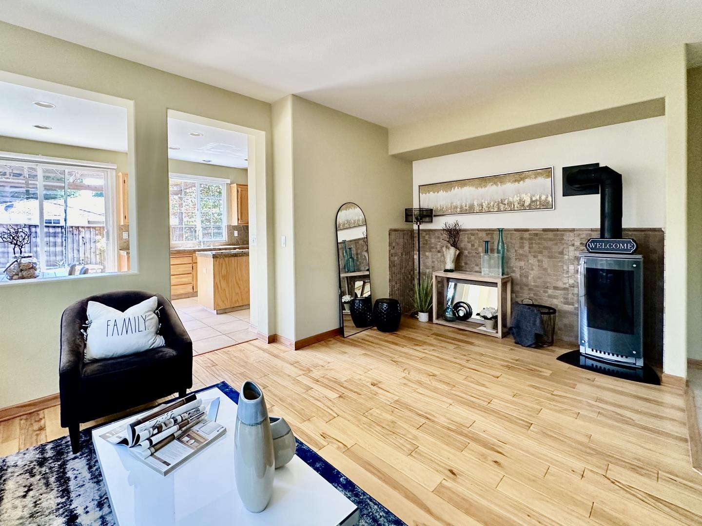 2195 Kingsbury CIR