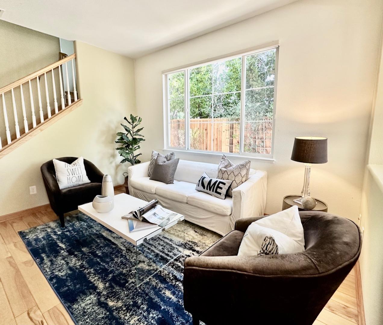 2195 Kingsbury CIR