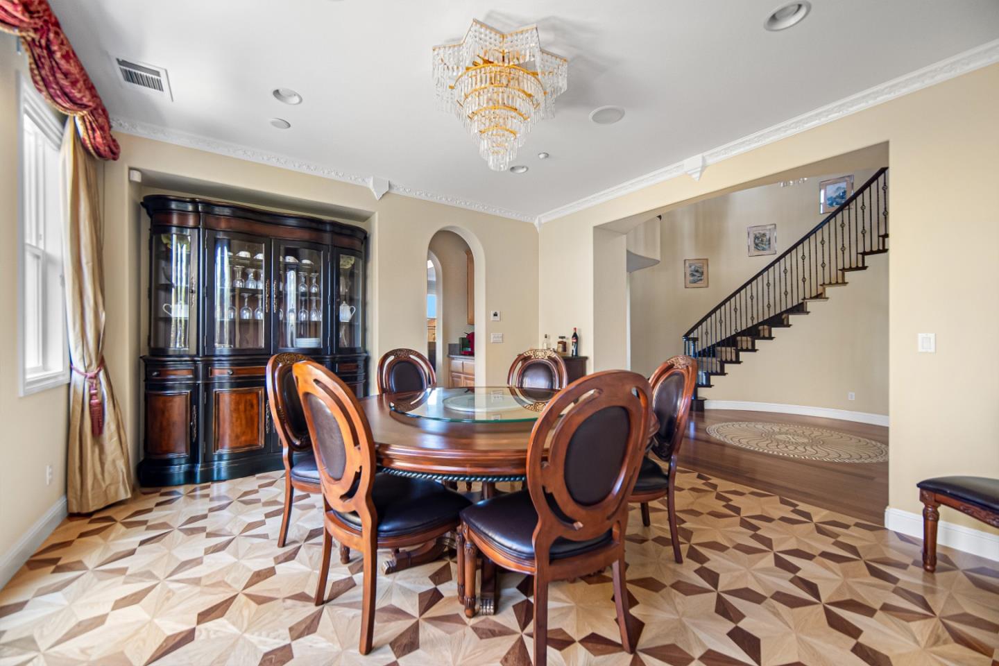 272 Drummond DR