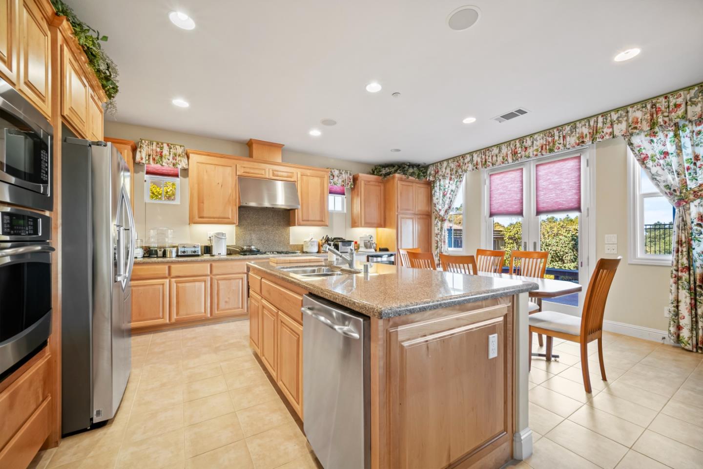 272 Drummond DR