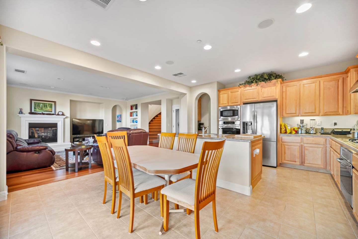 272 Drummond DR