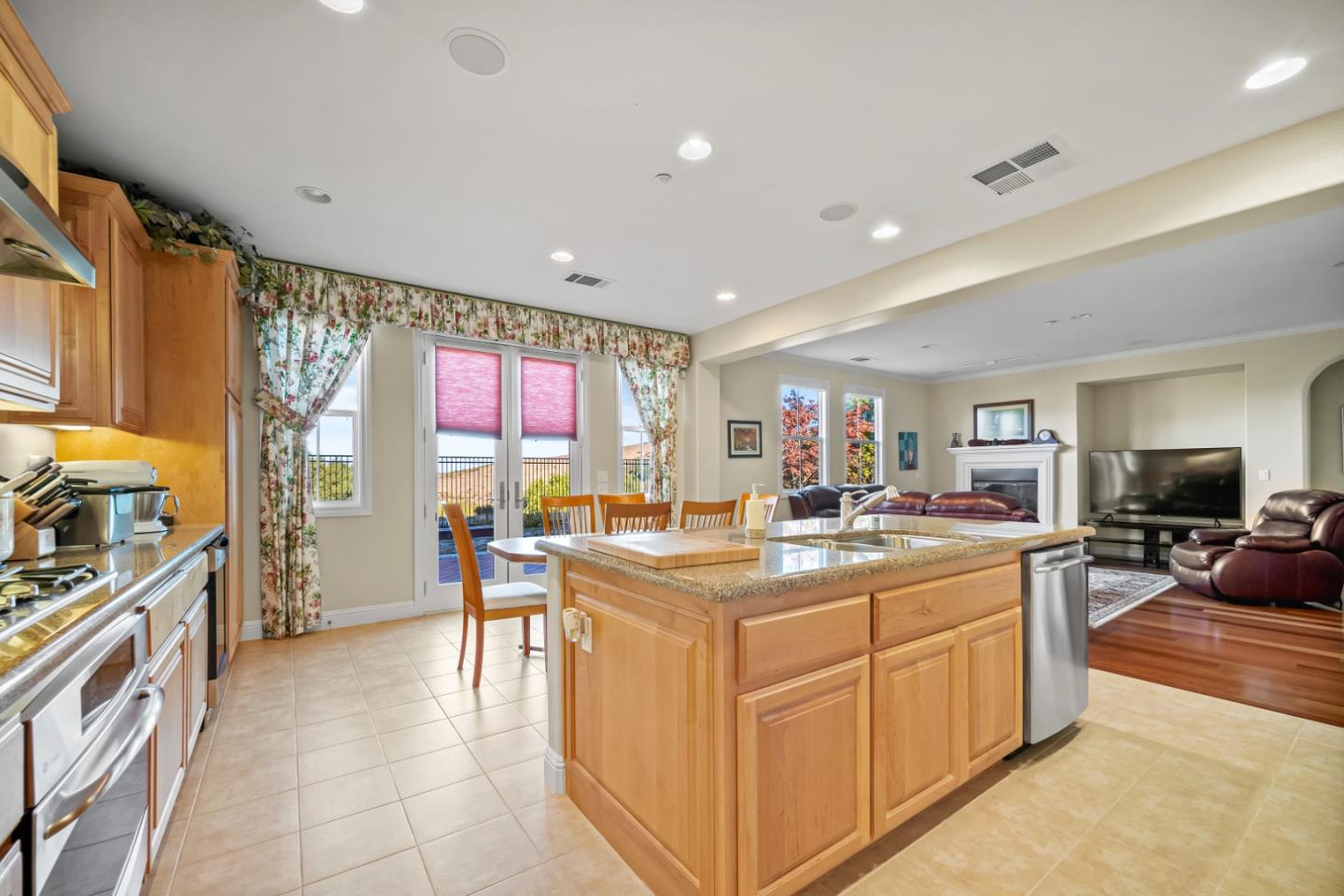 272 Drummond DR