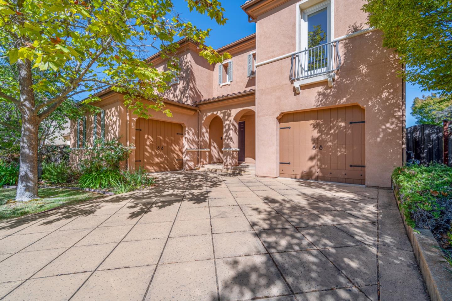 272 Drummond DR