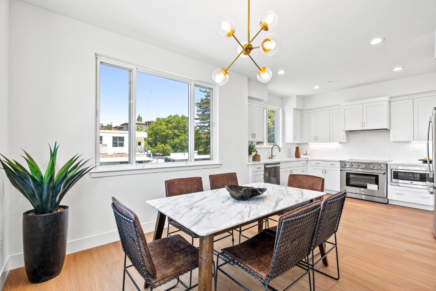 927 Woodside Road