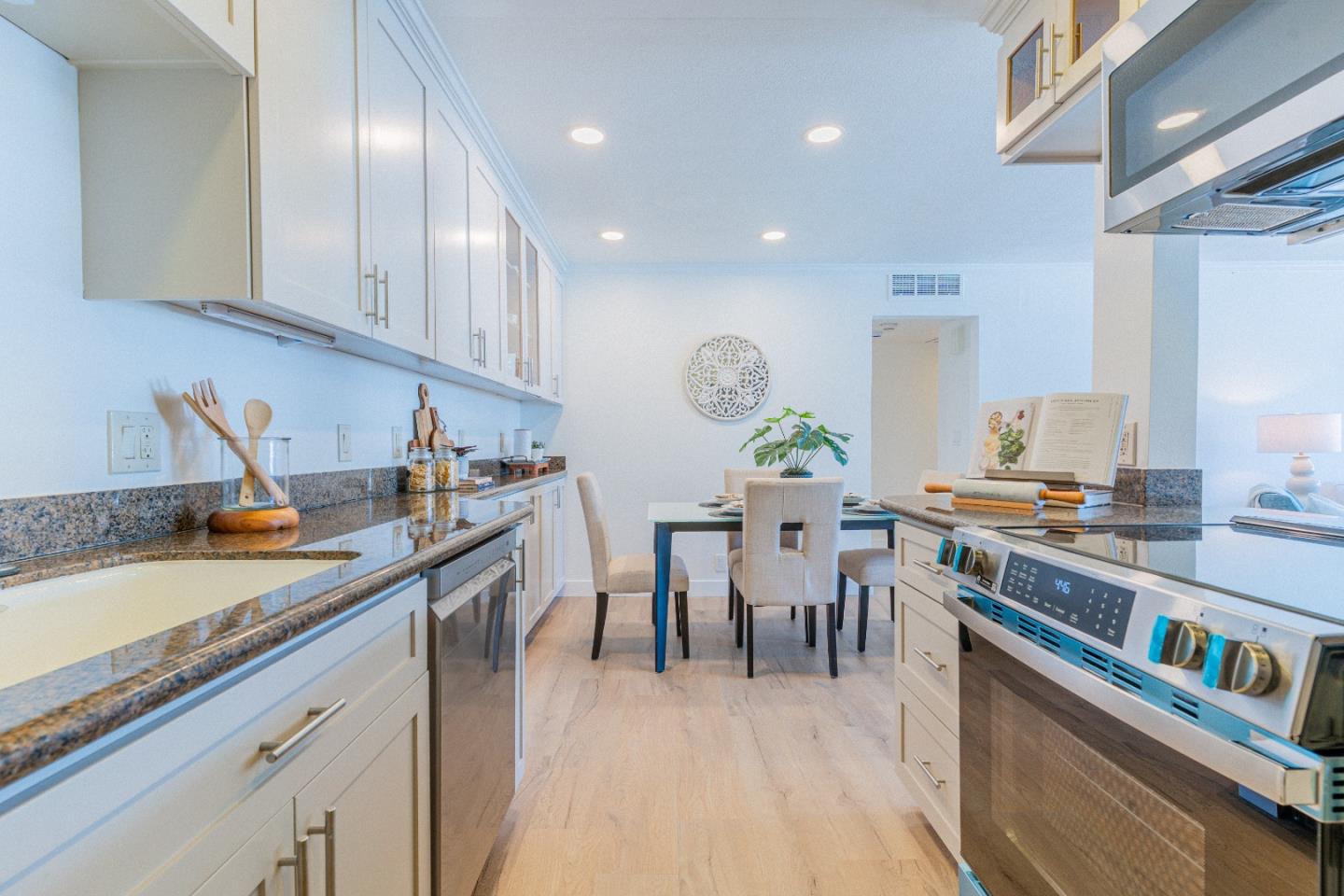 1945 Mount Vernon Court 14