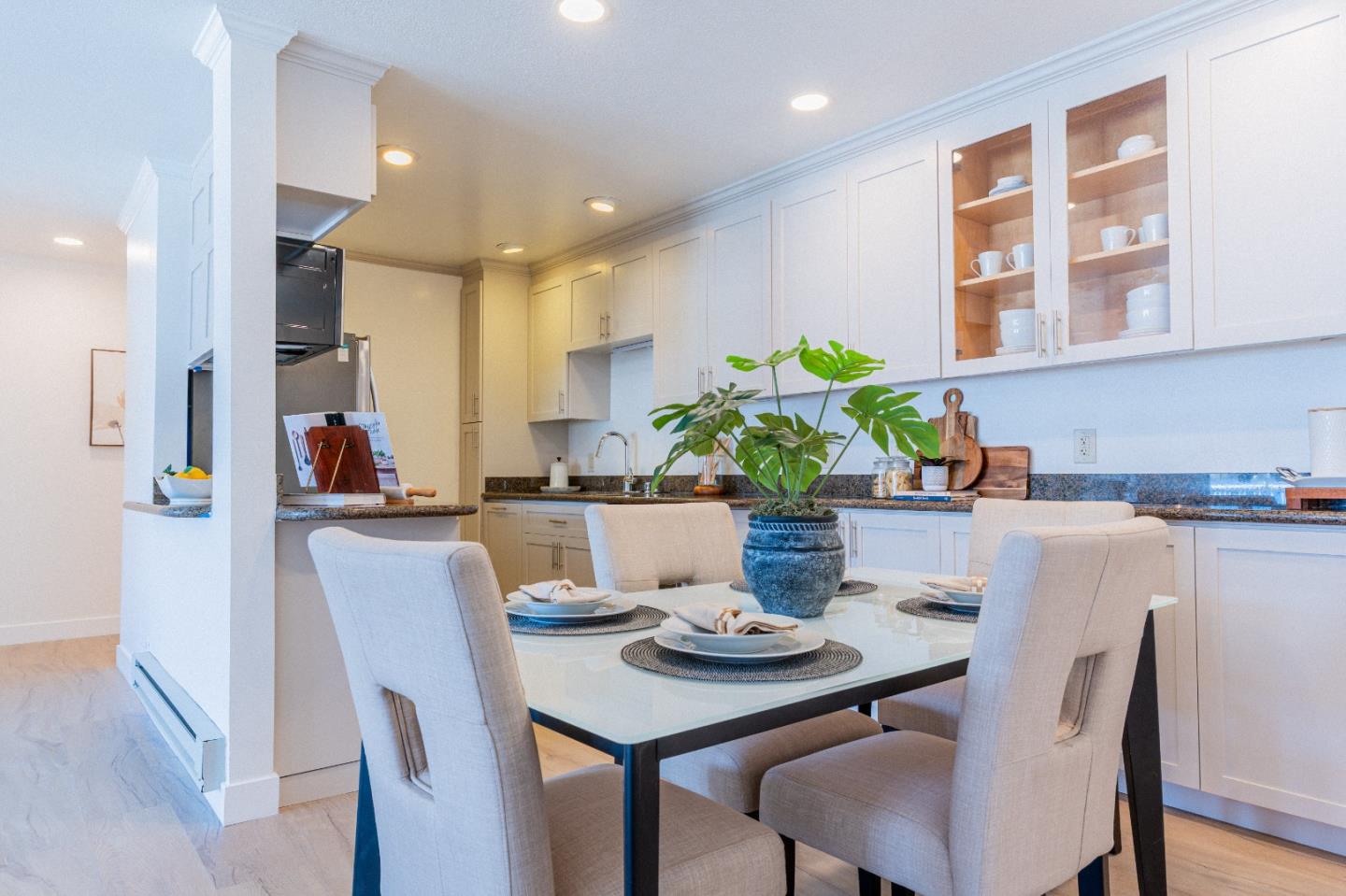 1945 Mount Vernon Court 14