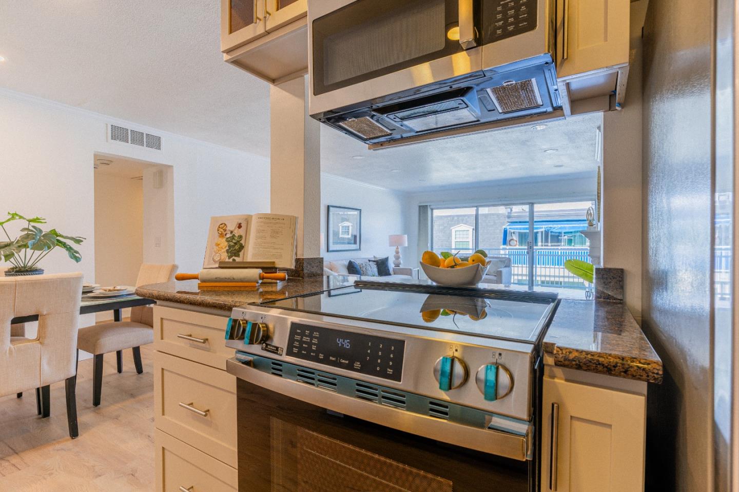 1945 Mount Vernon Court 14