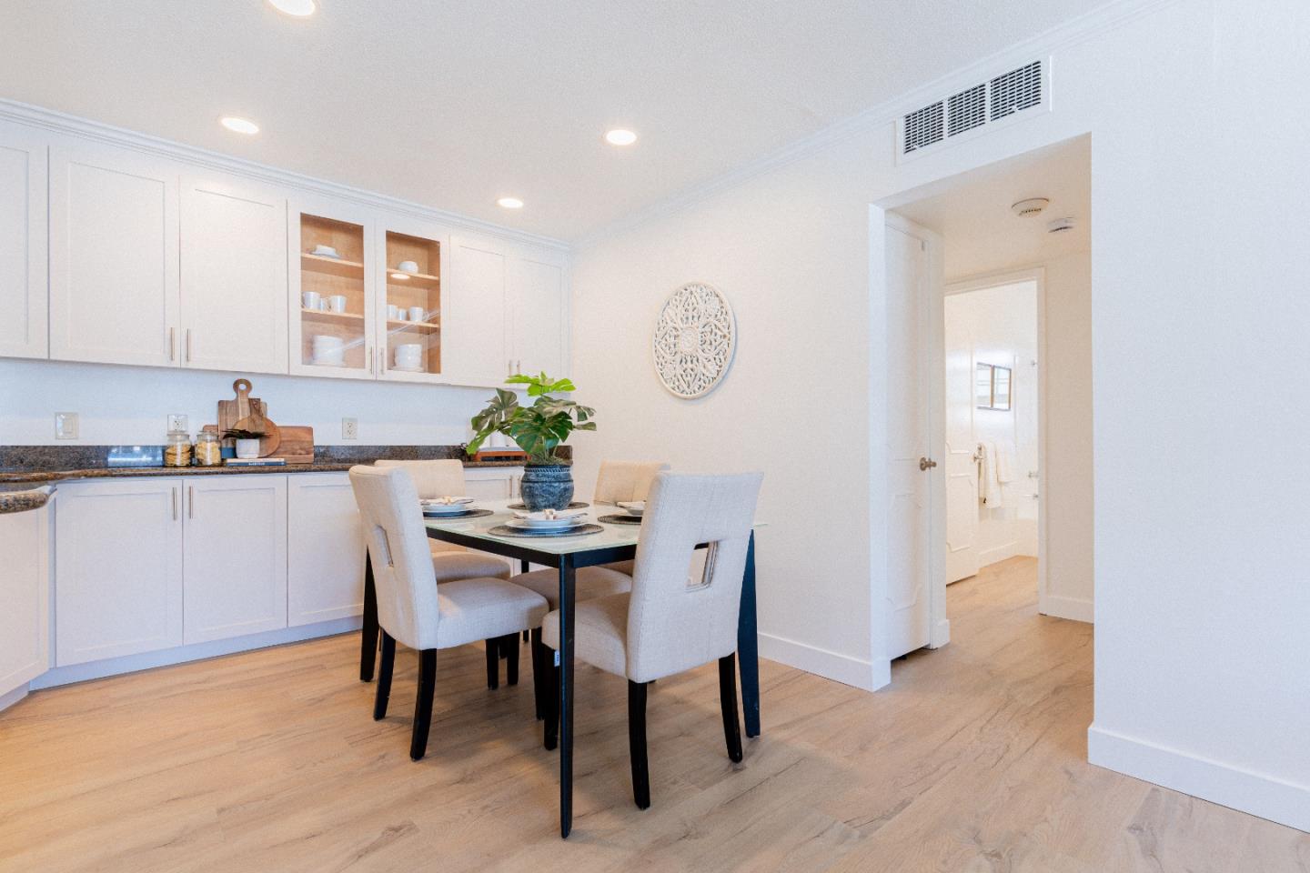 1945 Mount Vernon Court 14