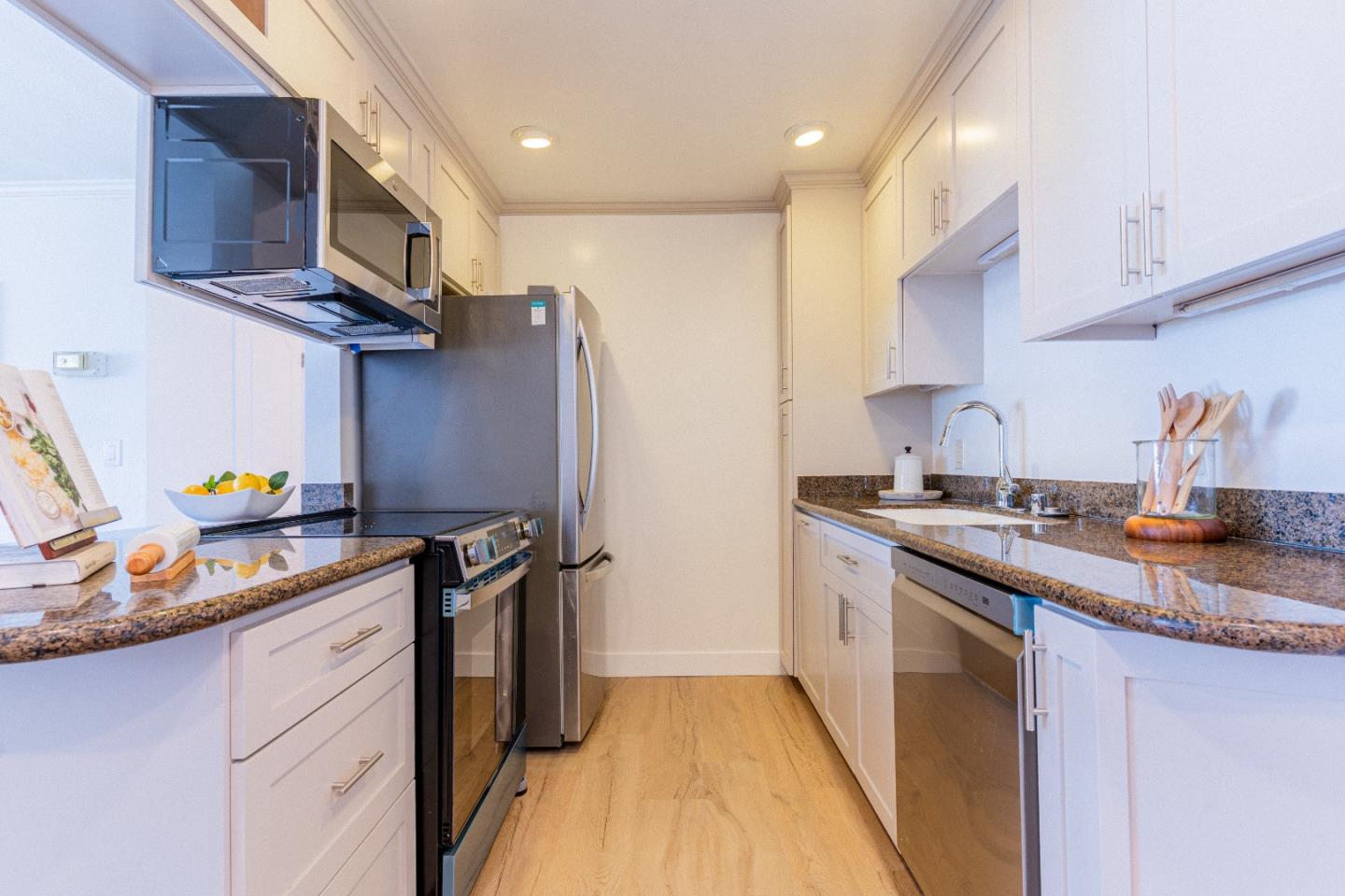 1945 Mount Vernon Court 14