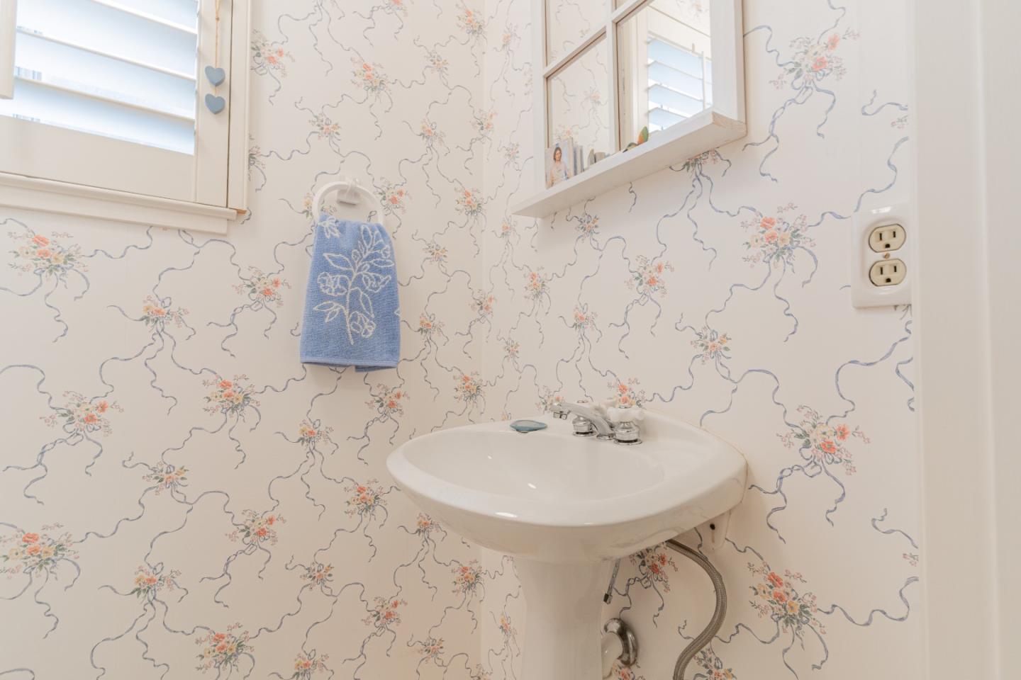 5016 Las Cruces Court