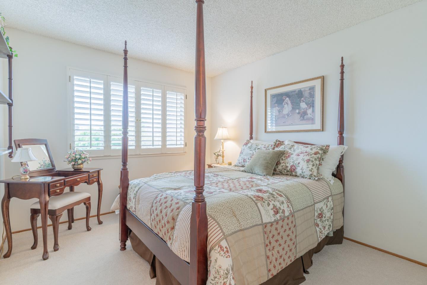 5016 Las Cruces Court