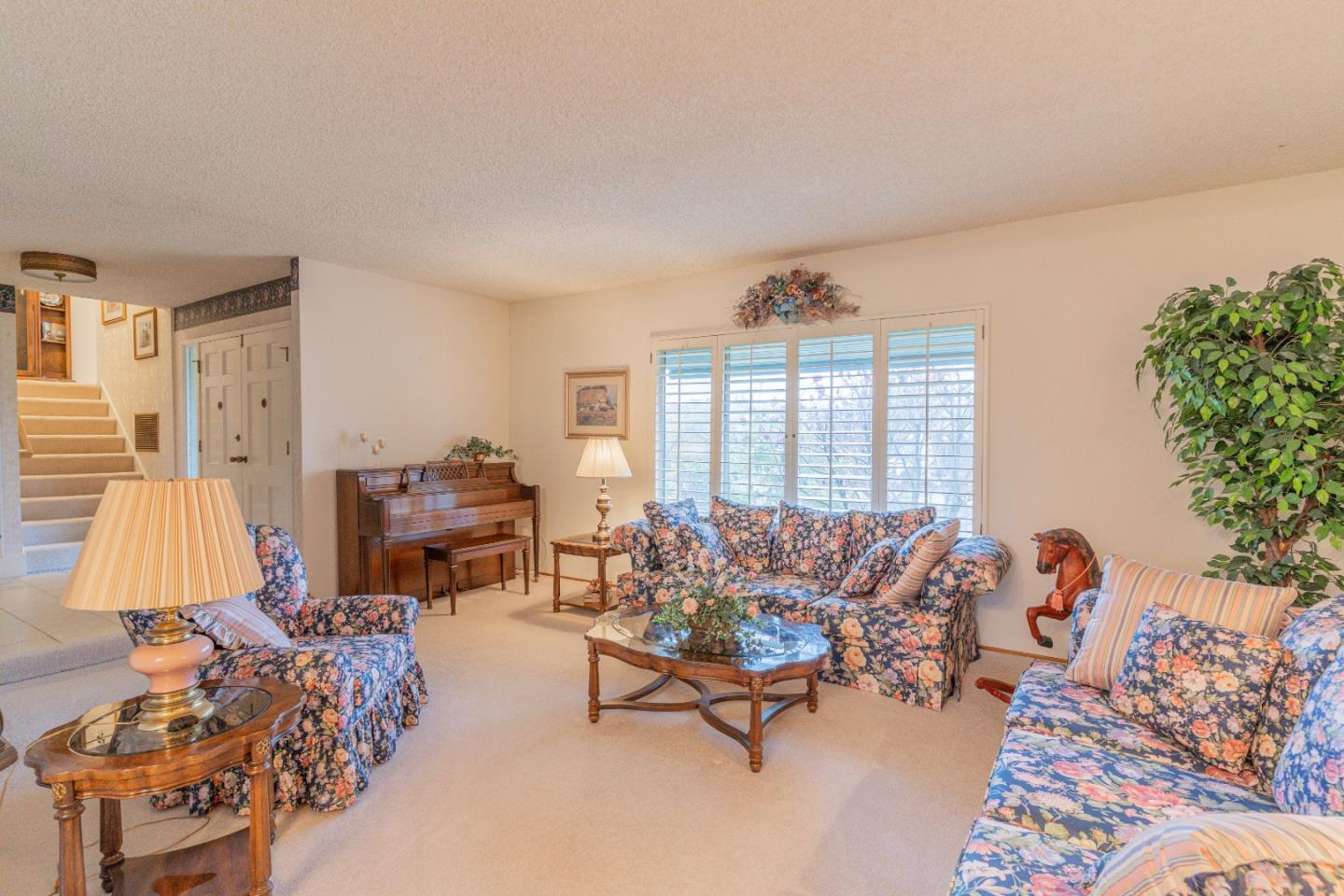 5016 Las Cruces Court