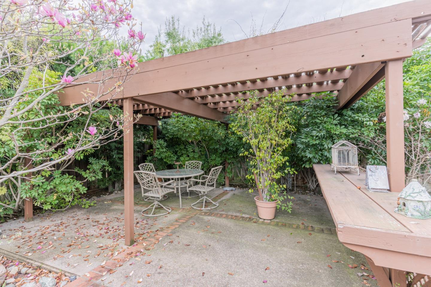 5016 Las Cruces Court