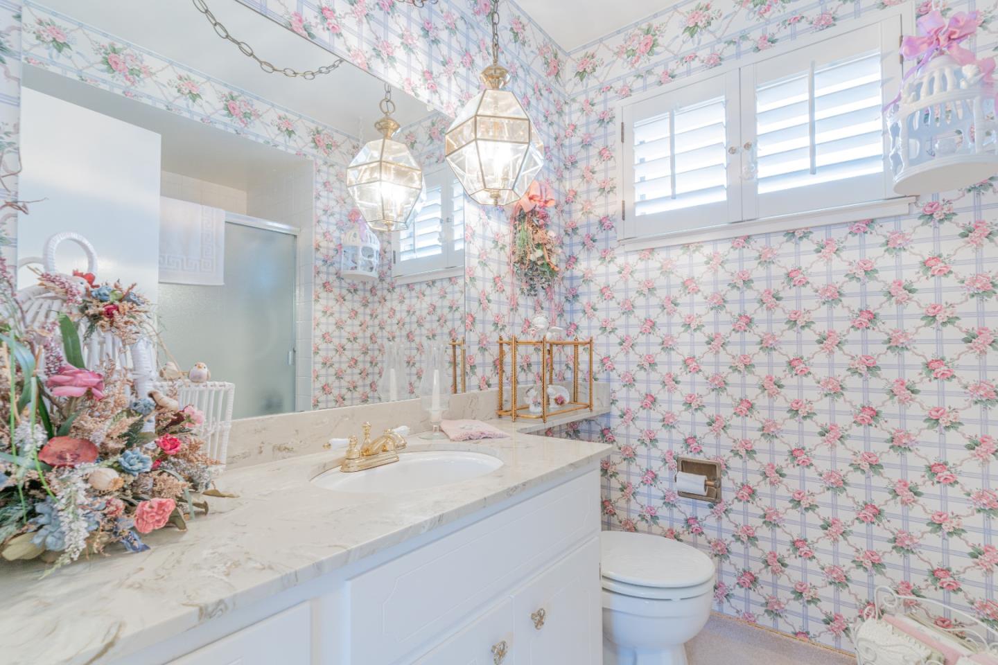 5016 Las Cruces Court