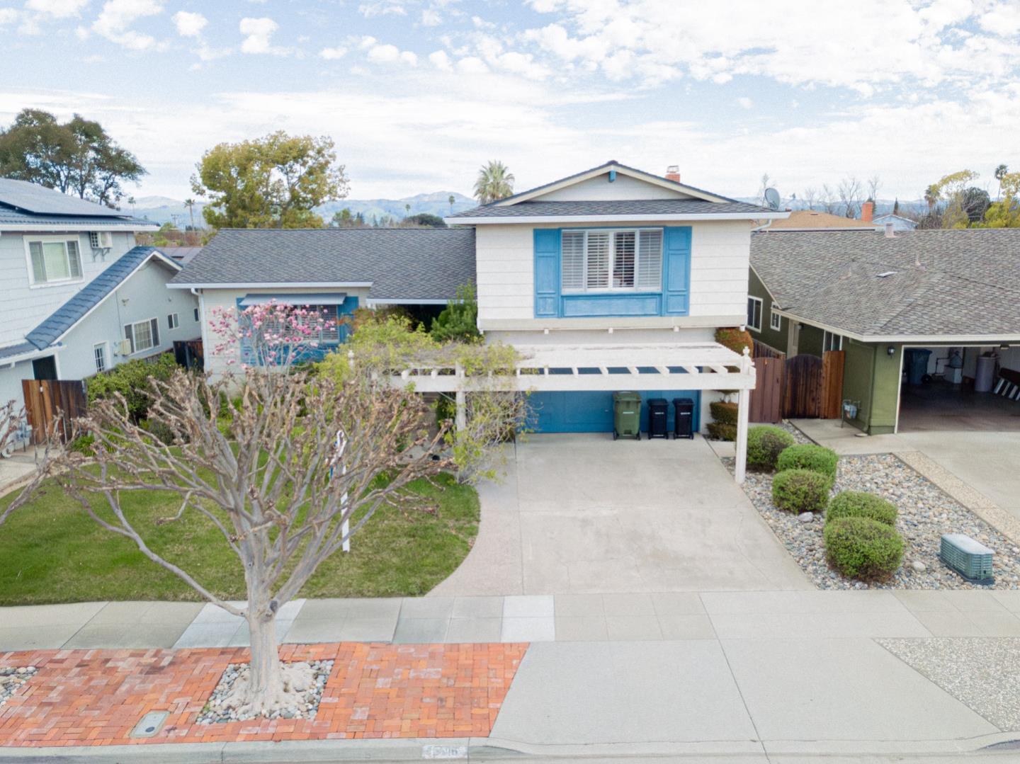 5016 Las Cruces Court