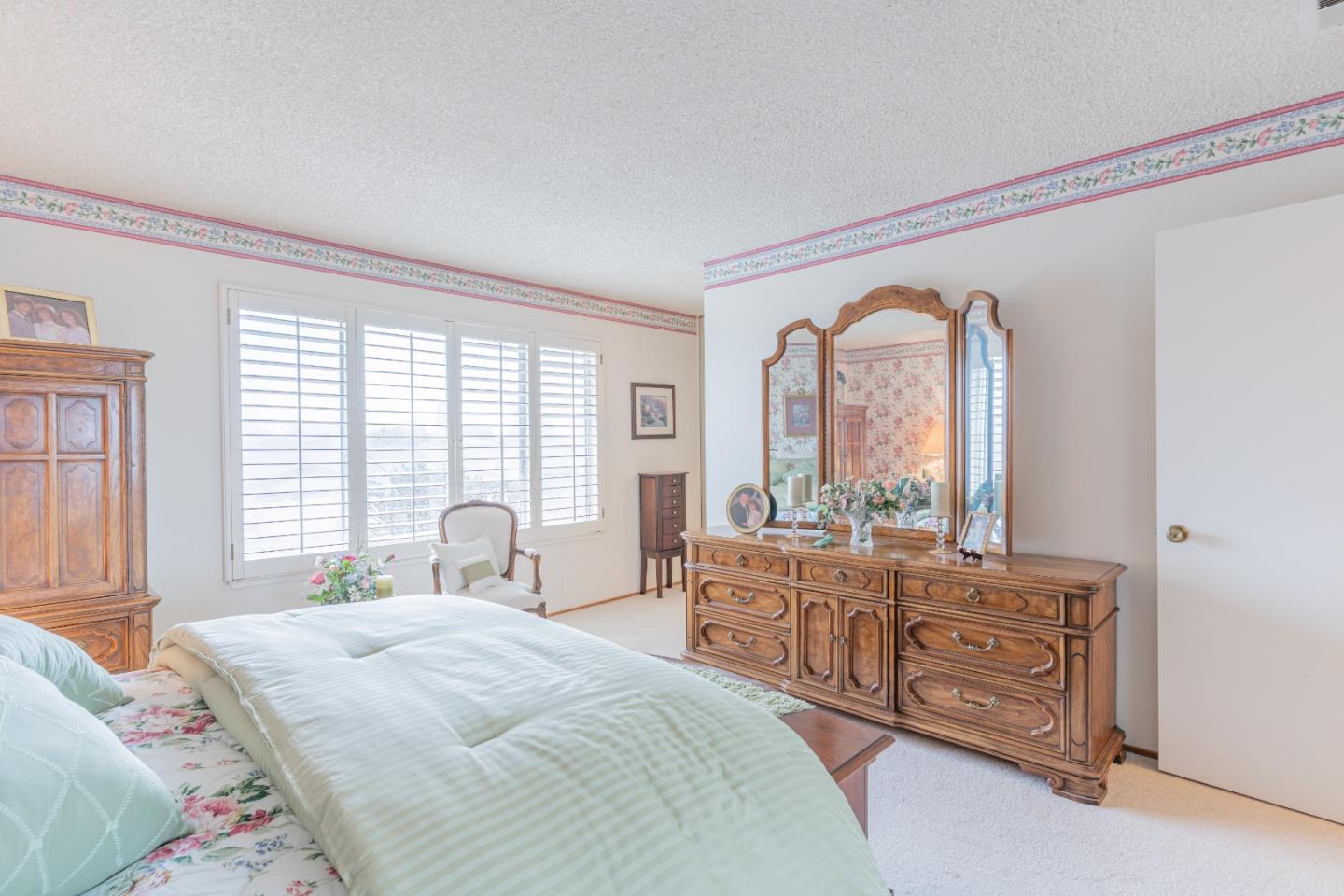 5016 Las Cruces Court