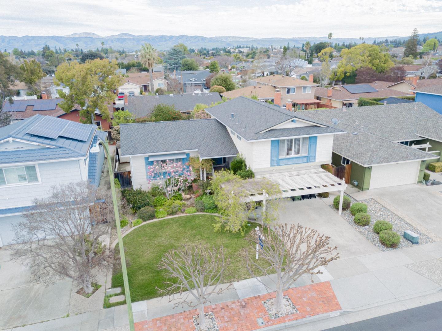 5016 Las Cruces Court