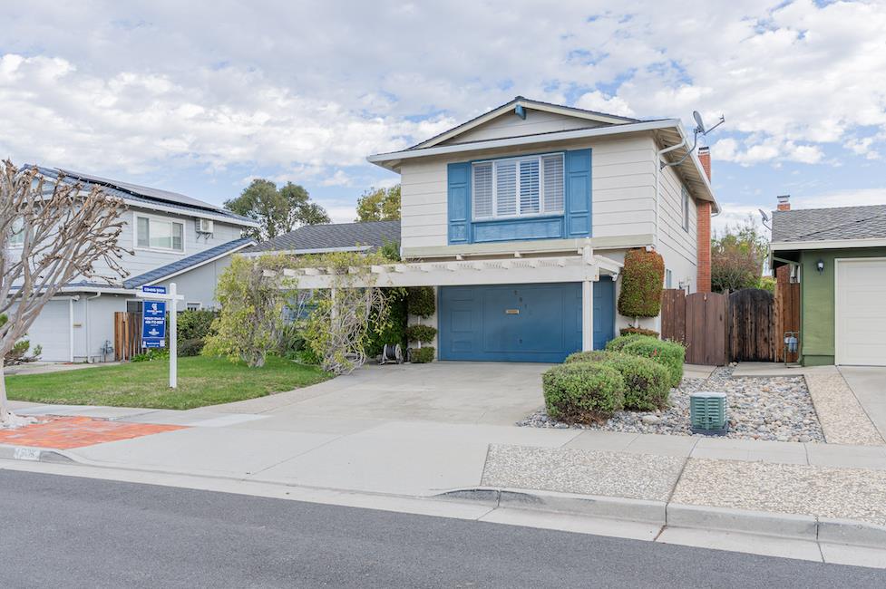 5016 Las Cruces Court