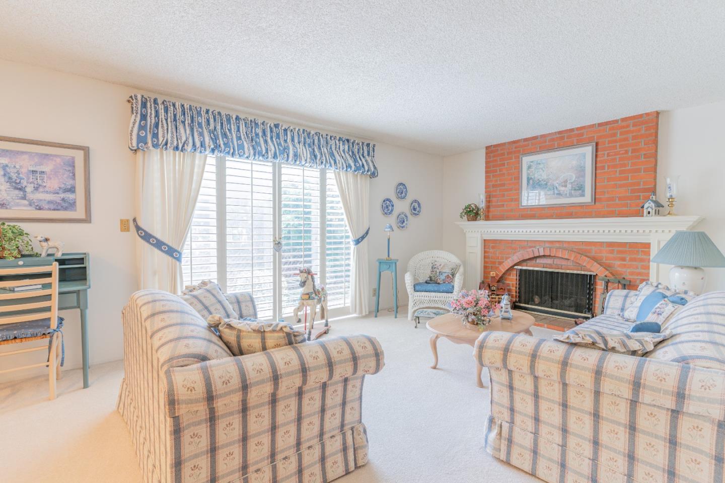 5016 Las Cruces Court