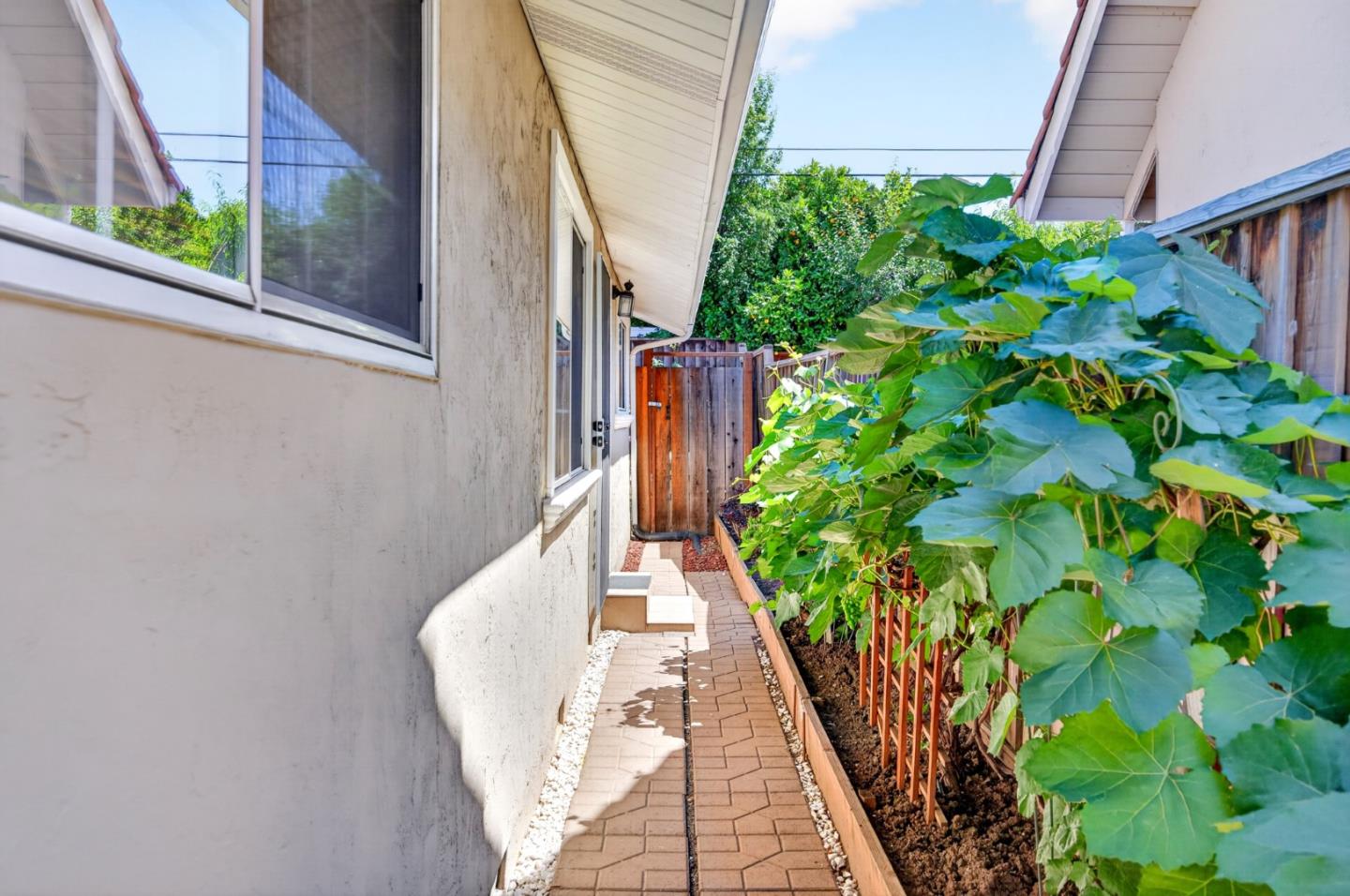 1252 Hillsdale Avenue