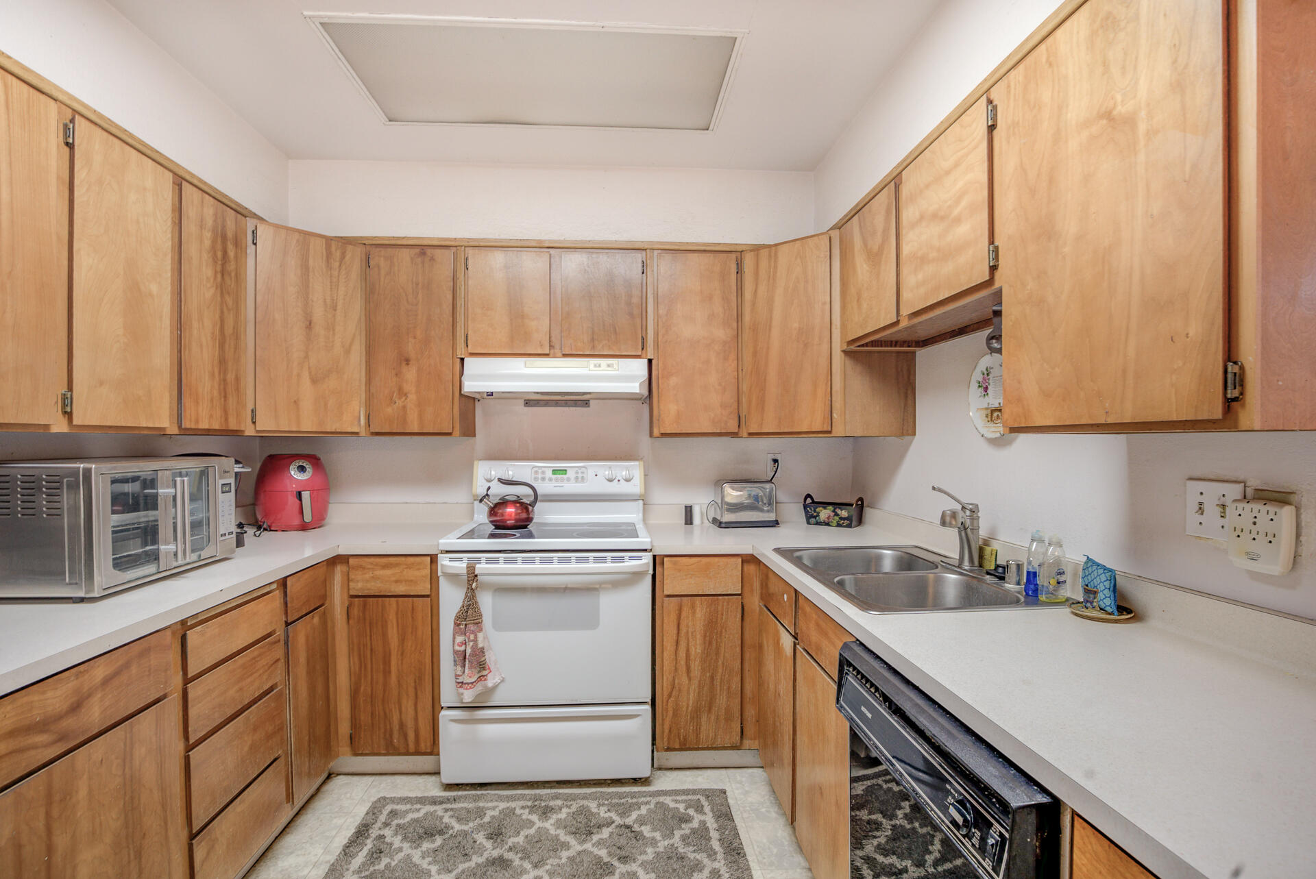 13550 Patricie Street