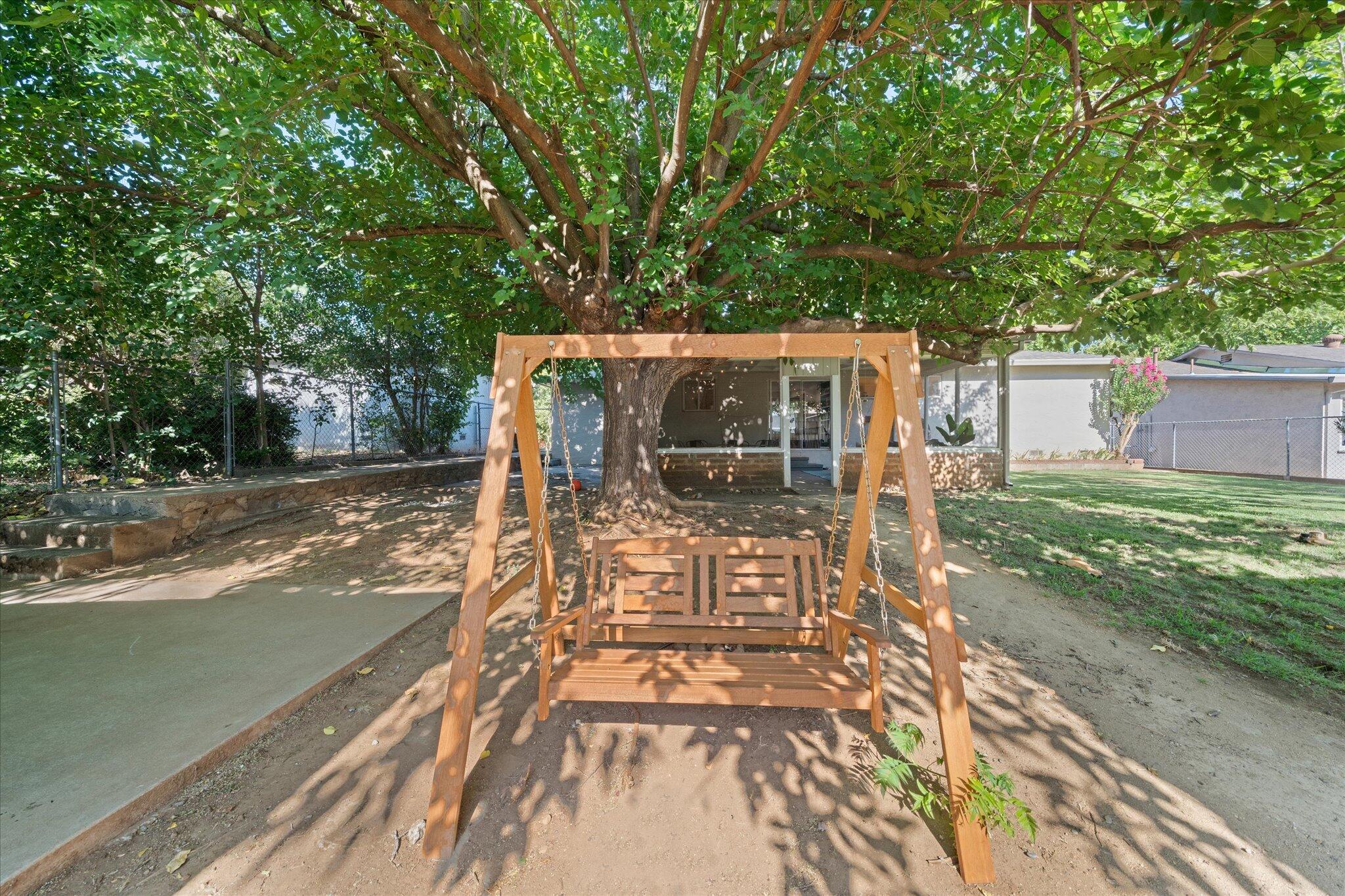 2950 Yana Avenue