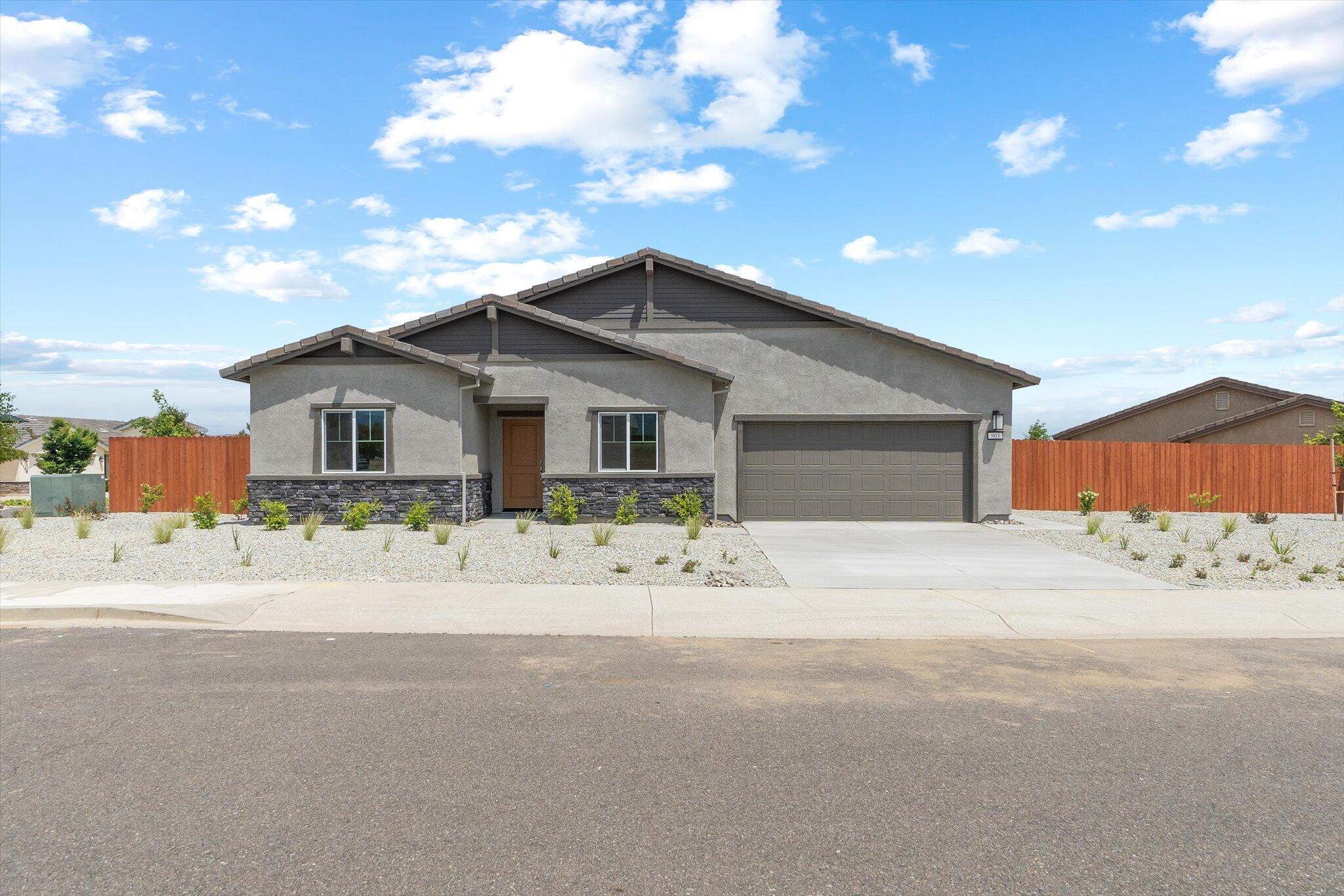 903 Katmai Place